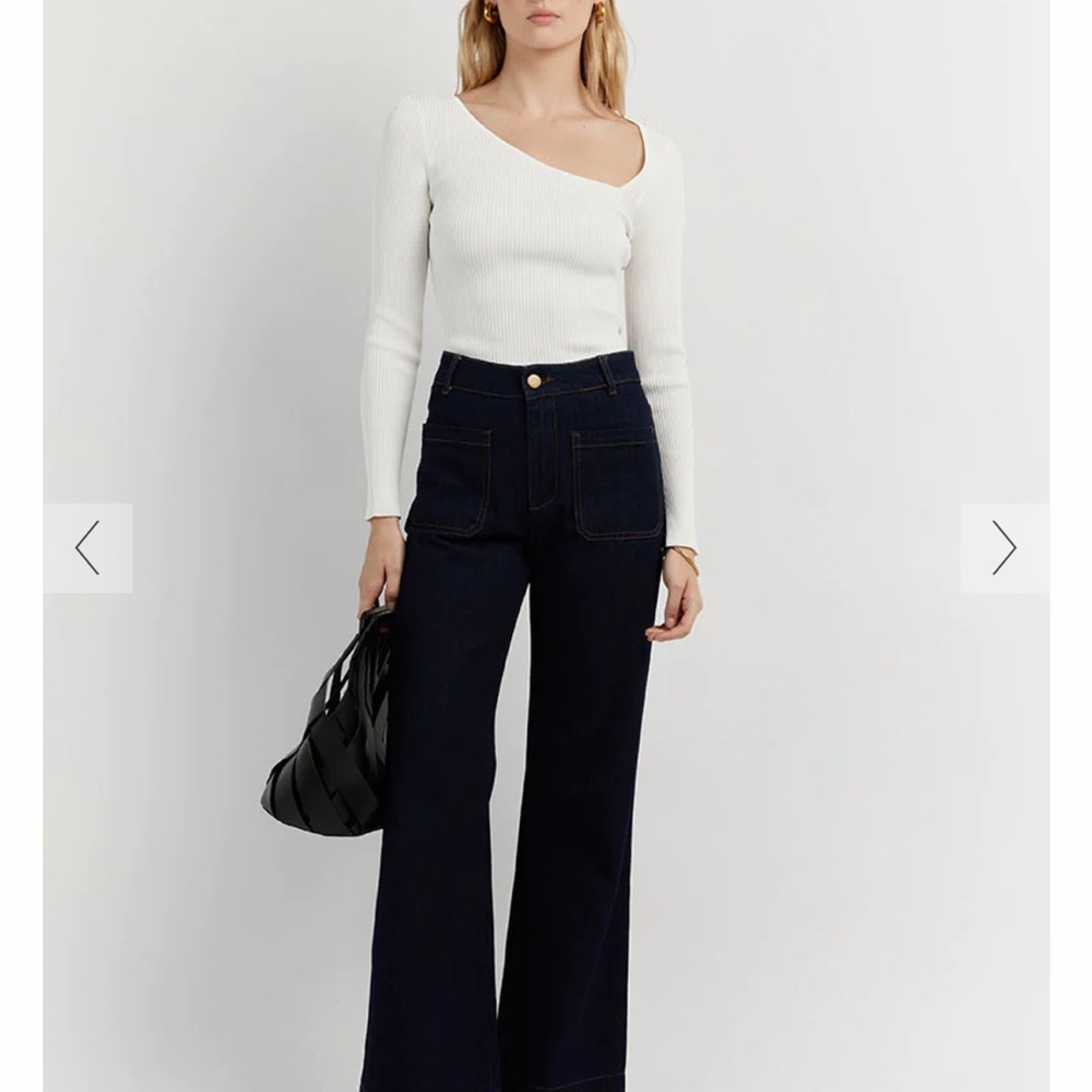 WINDSOR ASYM OFF WHITE SLEEVED TOP